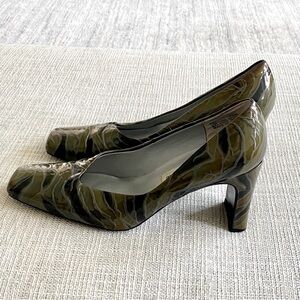 Bellini Embossed Leather Pumps